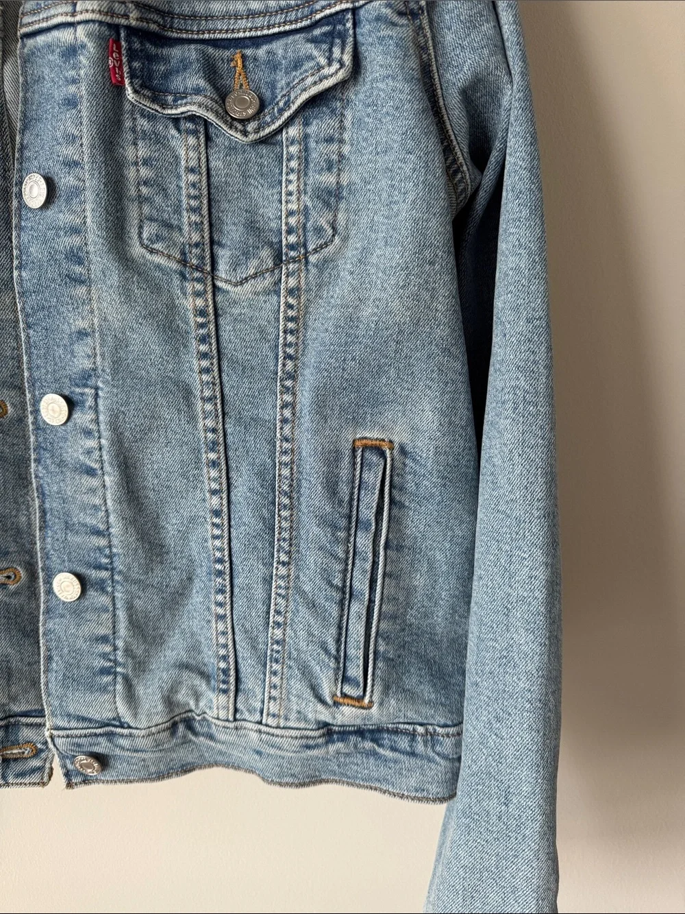 Levi's Light Blue Vintage-Inspired Denim Jacket